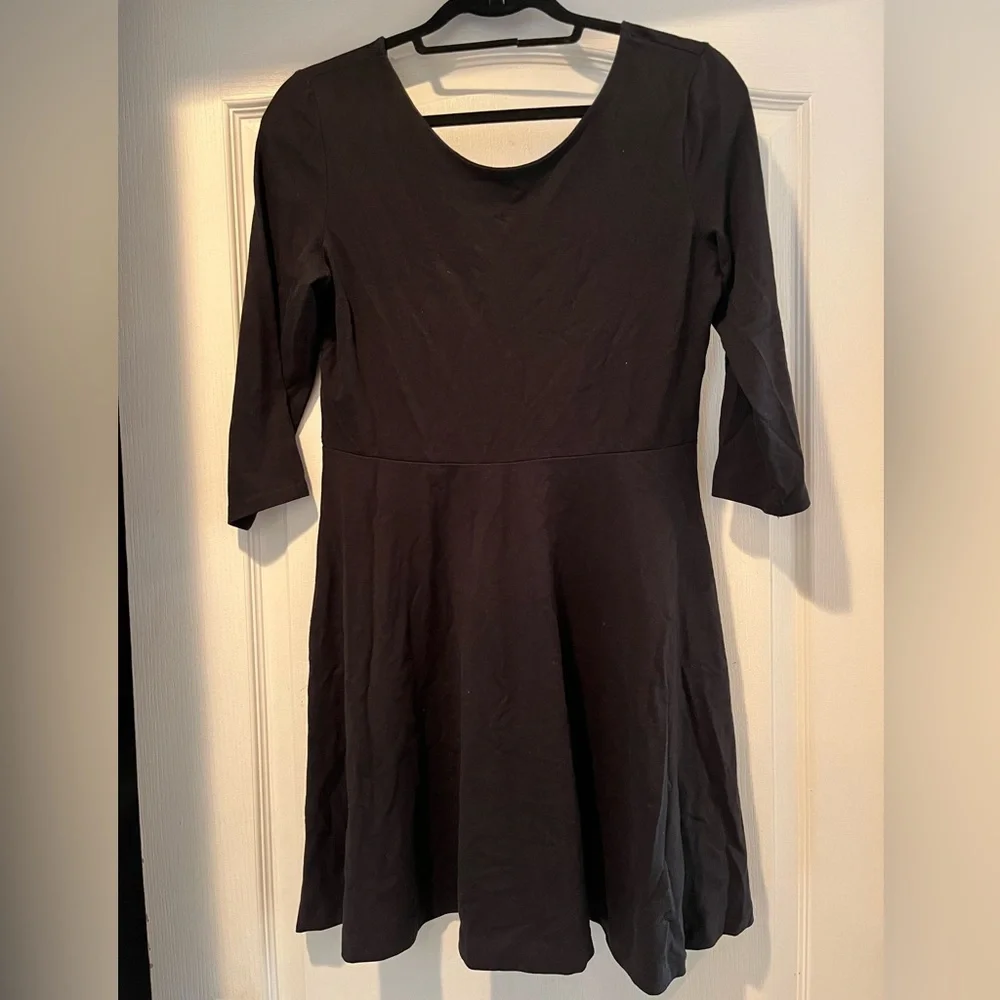 H&M Black Quarter Sleeve Skater Dress - Picture 1 of 4